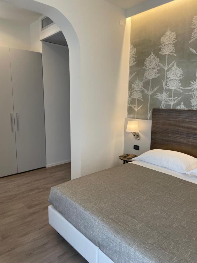 Hotel Tritone Caorle Exterior photo