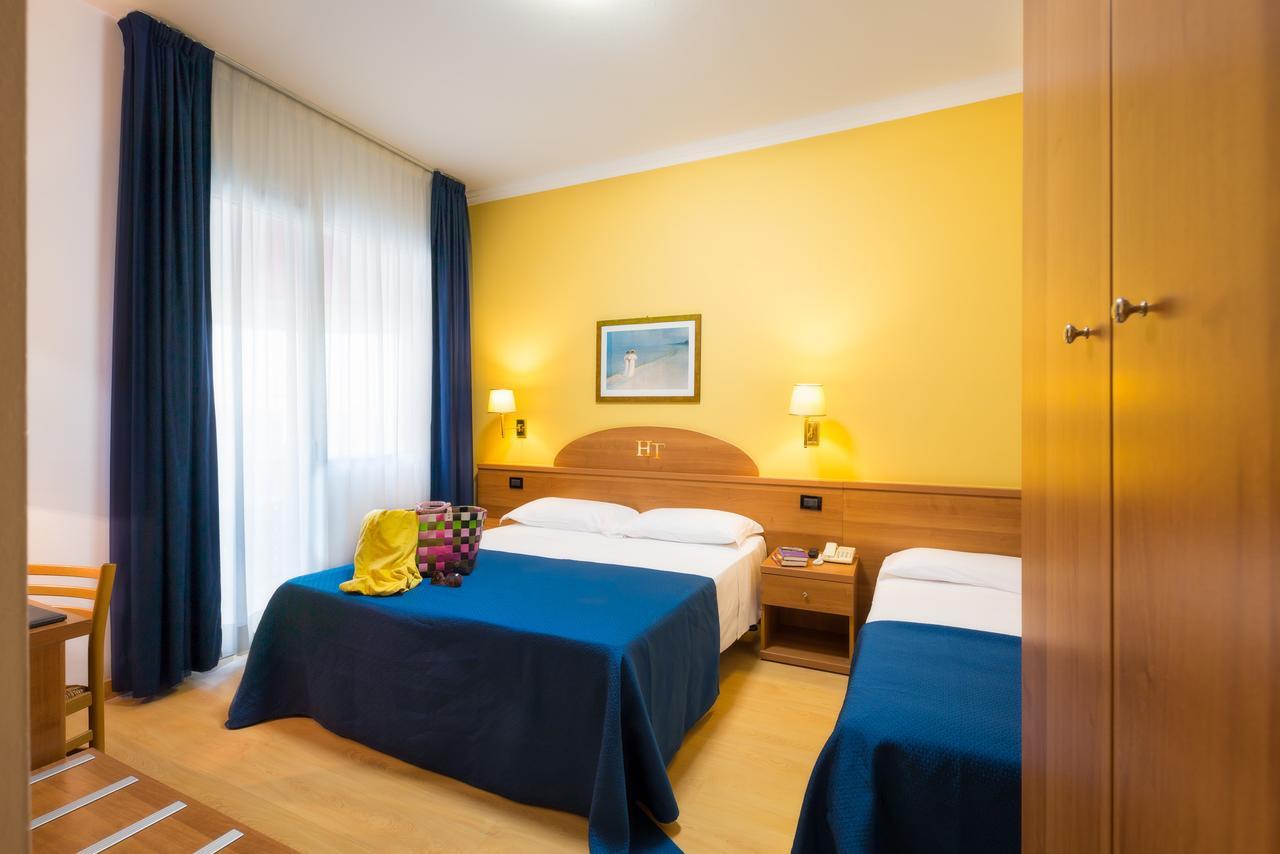 Hotel Tritone Caorle Exterior photo