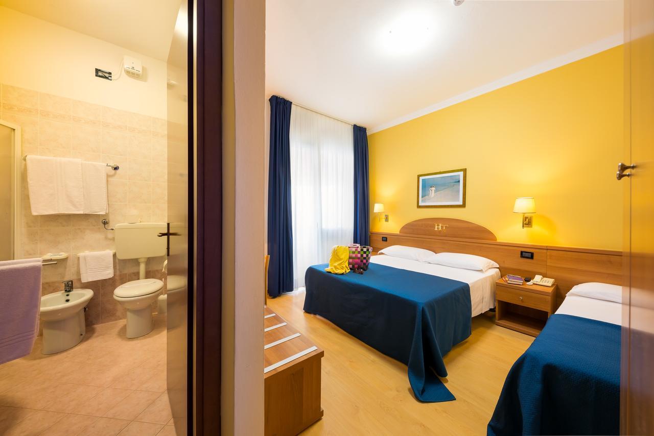 Hotel Tritone Caorle Exterior photo